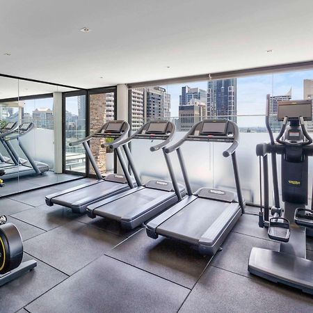 Pullman Sydney Hyde Park Hotell Exteriör bild The gym at the hotel