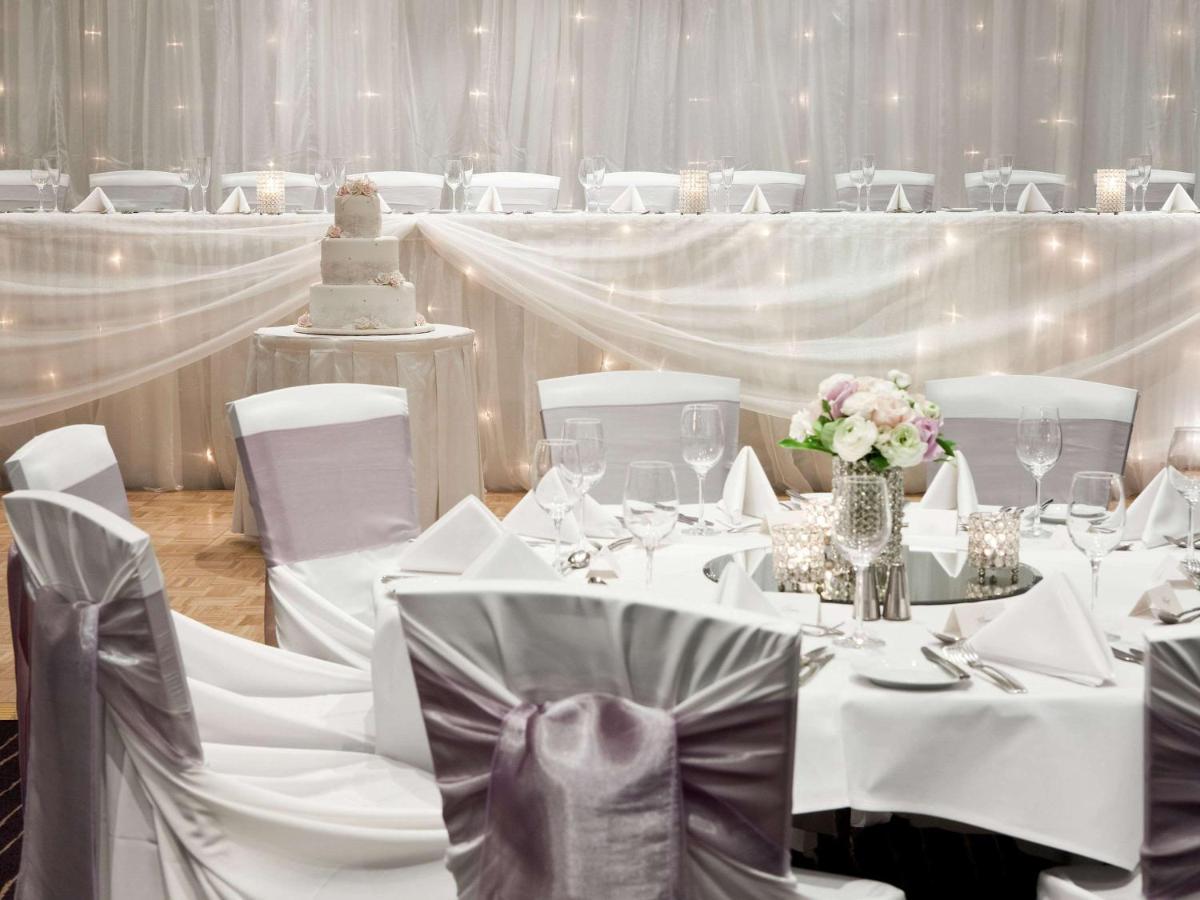 Pullman Sydney Hyde Park Hotell Exteriör bild A wedding reception