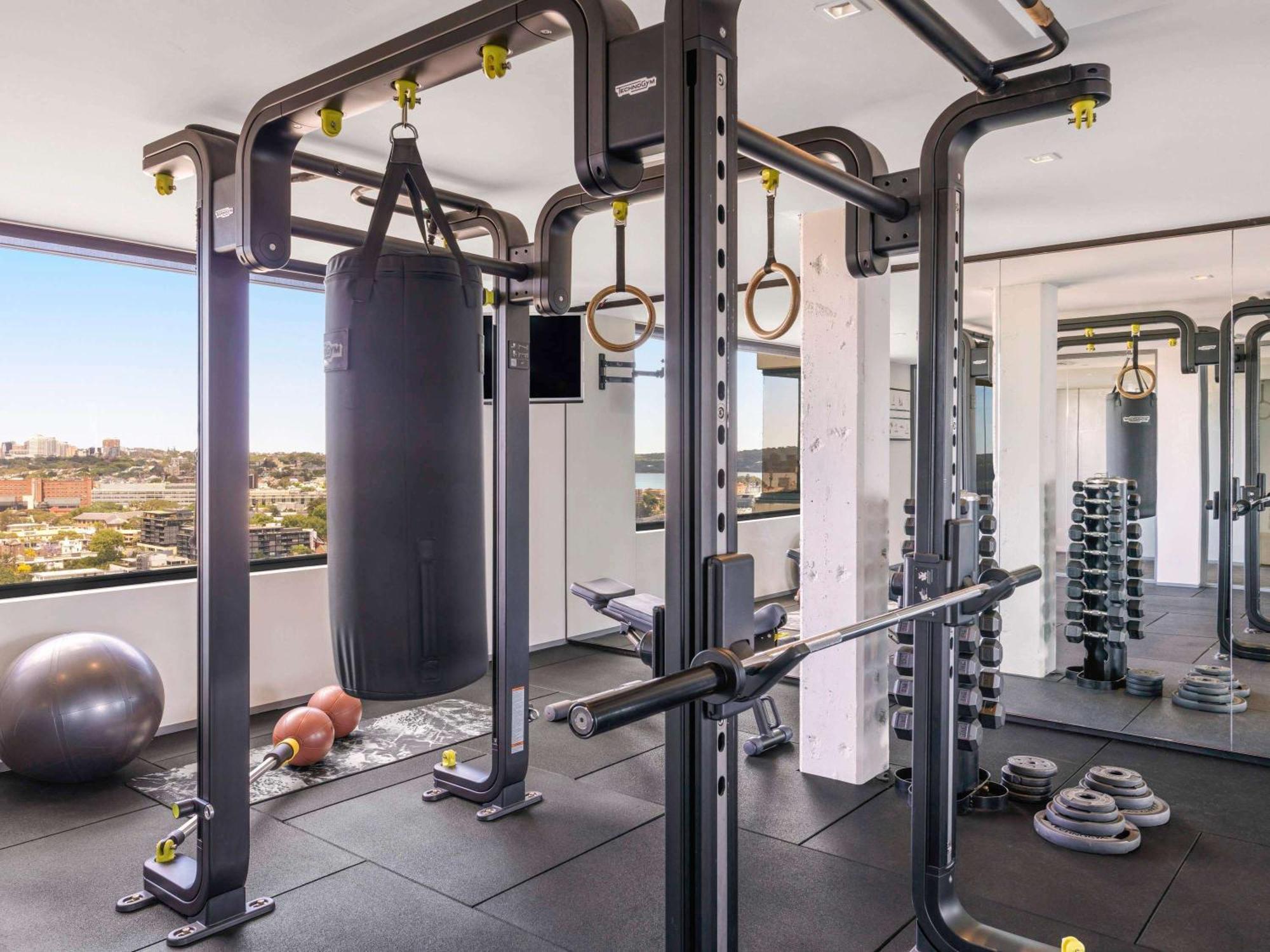 Pullman Sydney Hyde Park Hotell Exteriör bild The gym at The Ivy Collection