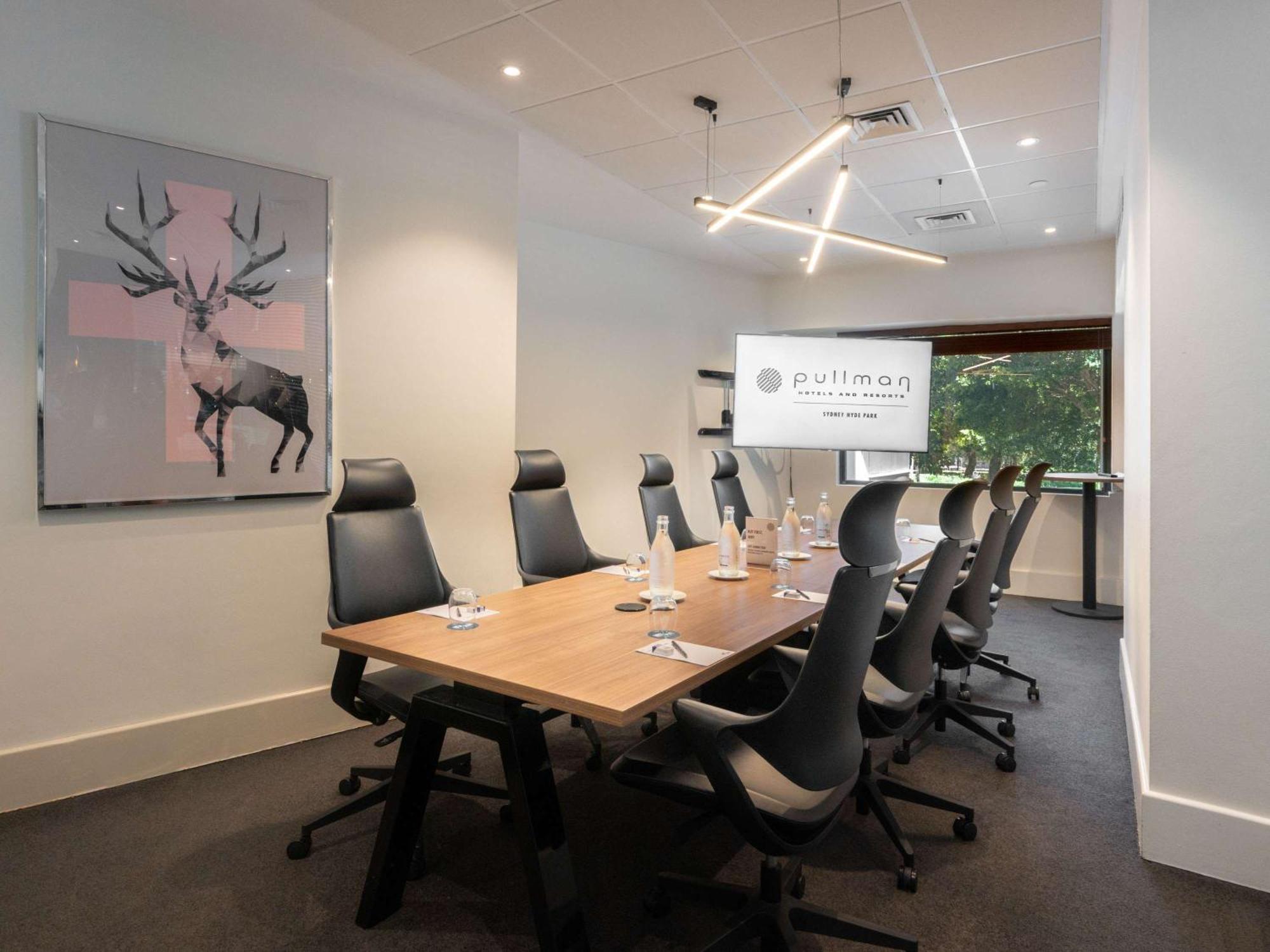 Pullman Sydney Hyde Park Hotell Exteriör bild Boardroom at the Pullman Hotel, Adelaide